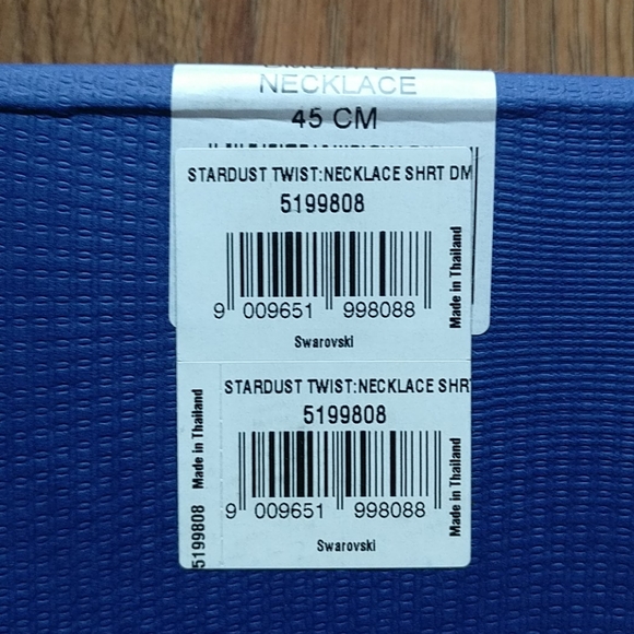 Swarovski - Stardust Twist Necklace - Picture 7 of 7